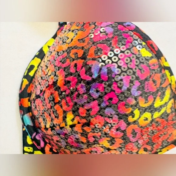 34 B SEQUINED PINK NATION VICTORIAS SECRET BRA SUPER CUTE SEE PICS FOR DETAILS - Picture 2 of 5